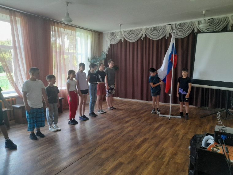 В пришкольном оздоровительном лагере "Улыбка" дети посетили остров "Вежливости"..